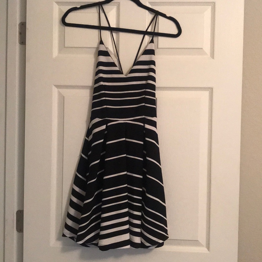 Papaya black and white mini dress never worn